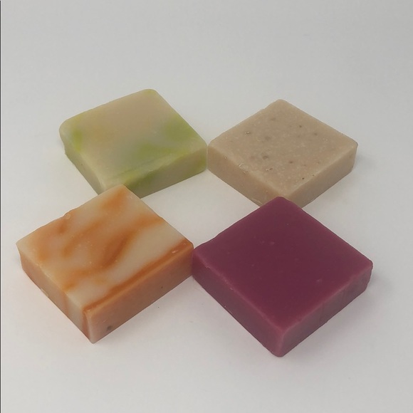 Set of 4 handmade soaps. - Picture 3 of 3